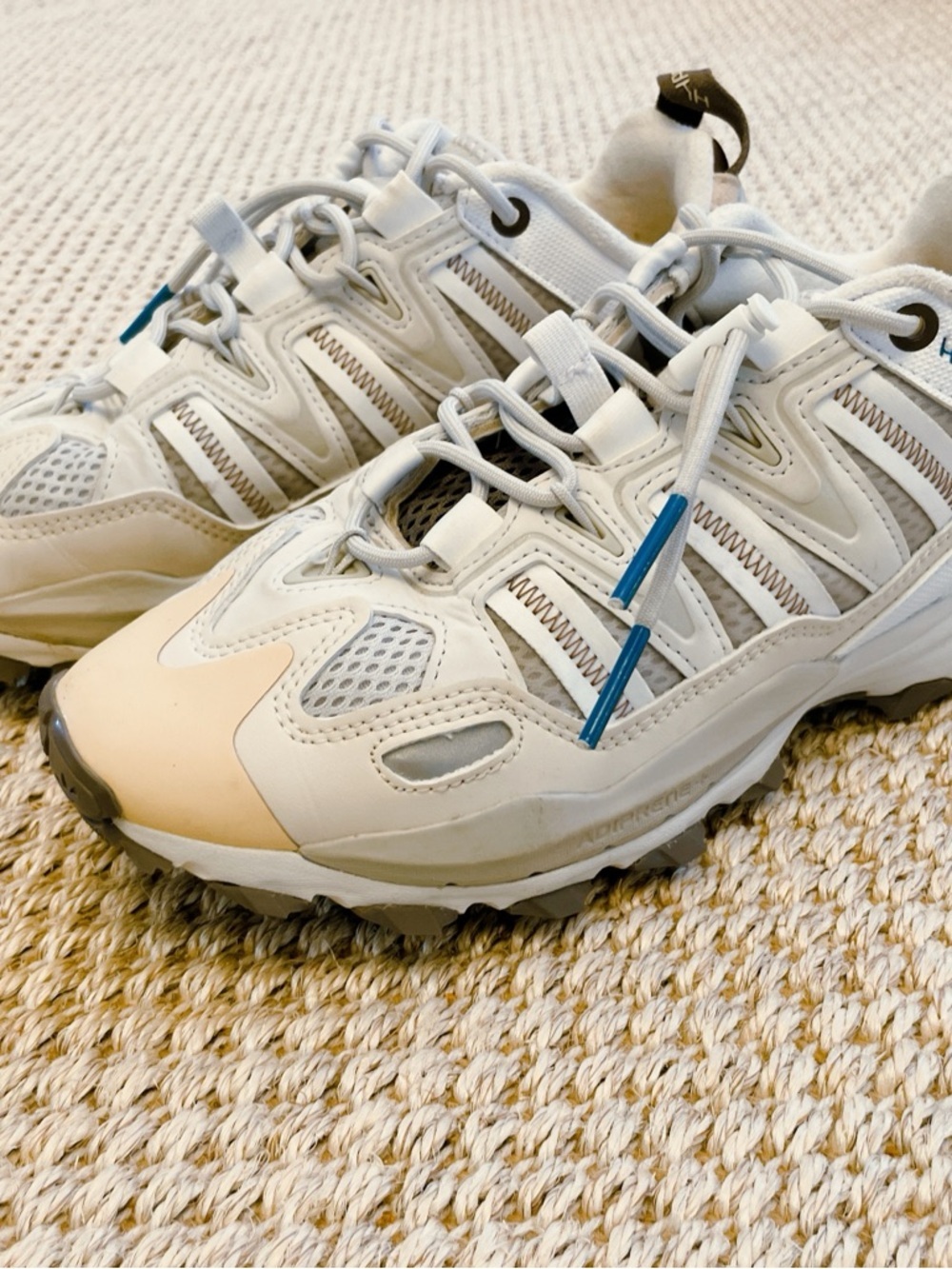 Adidas Hyperturf Unisex Trail Sneakers Men’s 7 Women’s 9 New - Picture 9 of 9